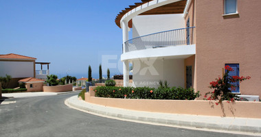 Two bedroom for sale townhouse in Peyia