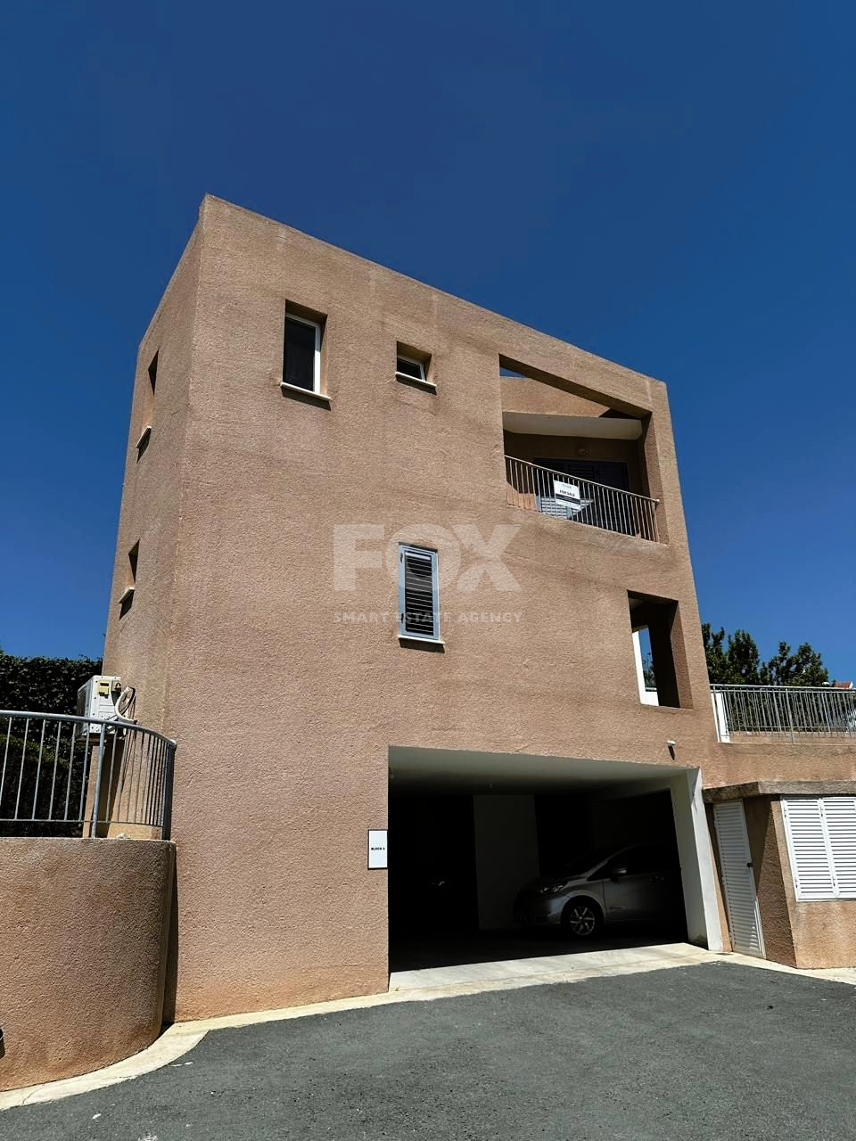 Two bedroom for sale townhouse in Peyia
