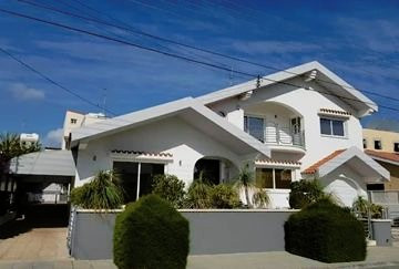 Four Bedroom Villas For Rent Near Papas Supermarket