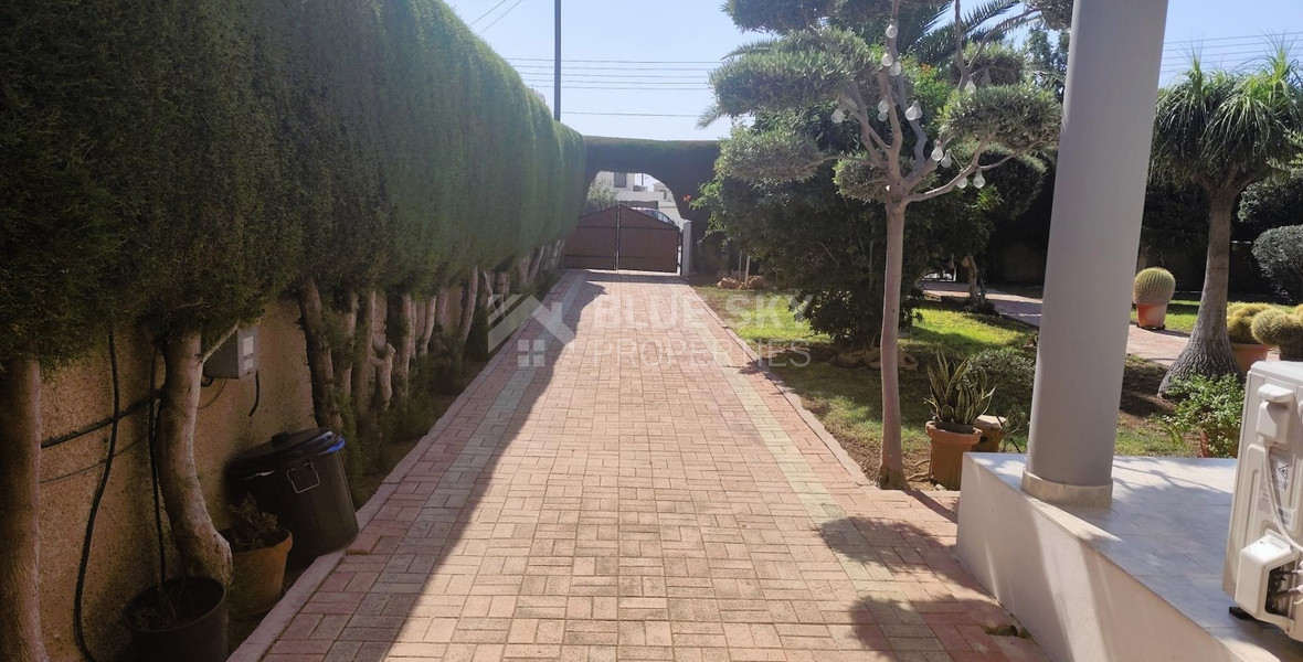 Two bedroom detached house for rent in Agios Athanasios, Limassol