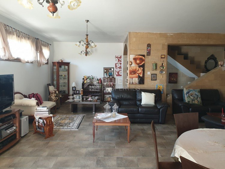 Four Bed House for sale In Pachna ,Limassol