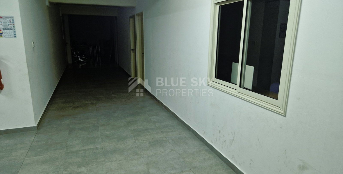 Building for rent in Omonoia area