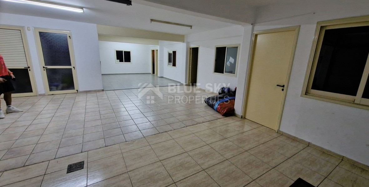 Building for rent in Omonoia area