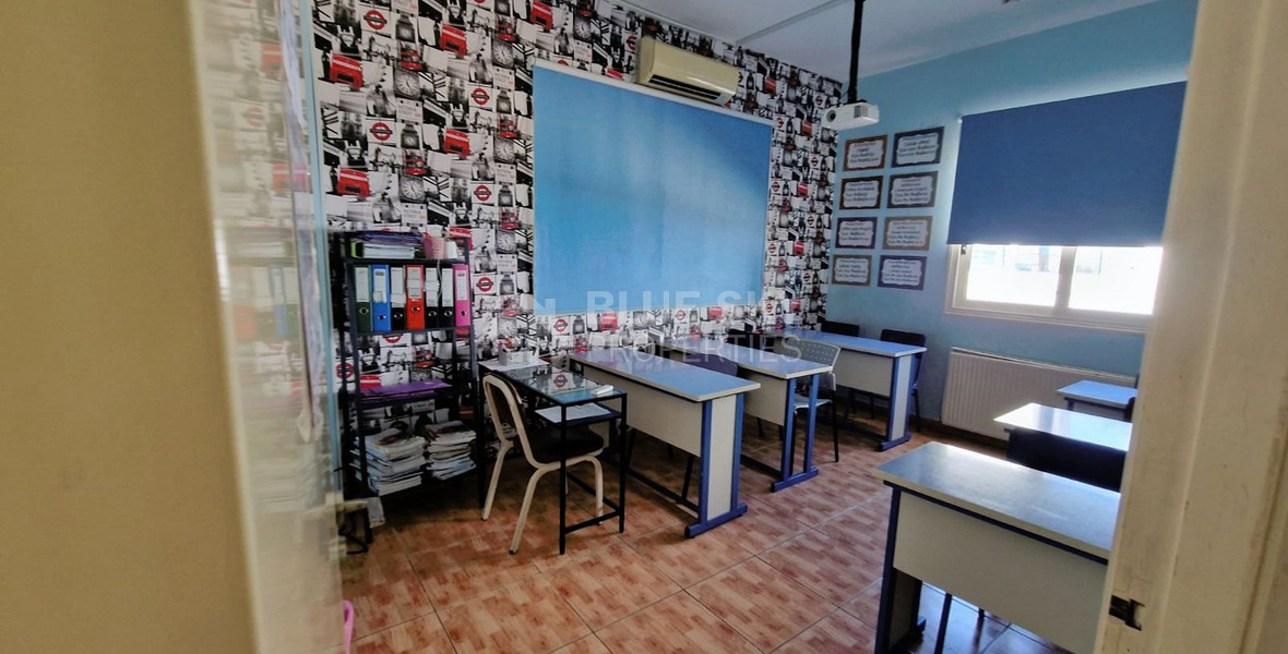 Building for rent in Omonoia area