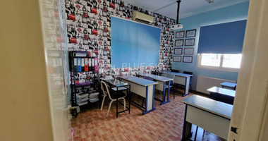 Building for rent in Omonoia area