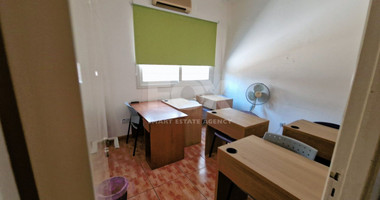 Building for rent in Omonoia area