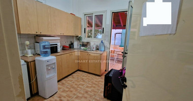 Building for rent in Omonoia area