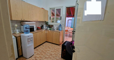 Building for rent in Omonoia area