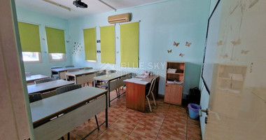 Building for rent in Omonoia area