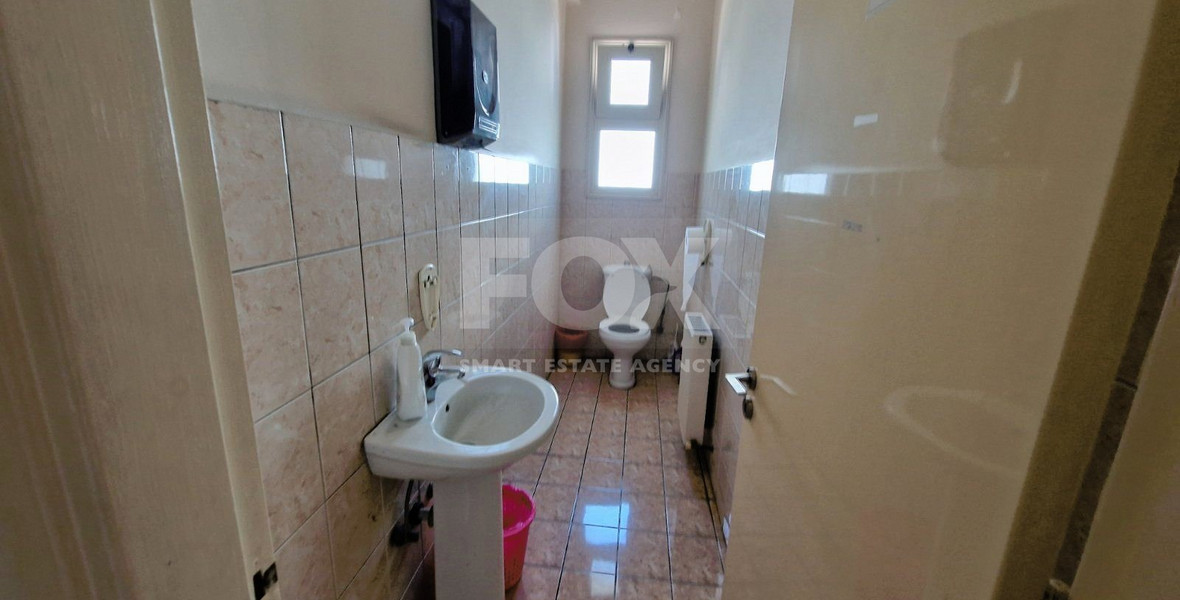Building for rent in Omonoia area
