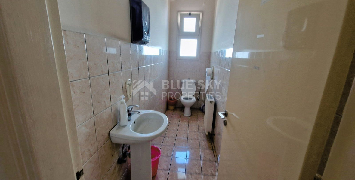 Building for rent in Omonoia area