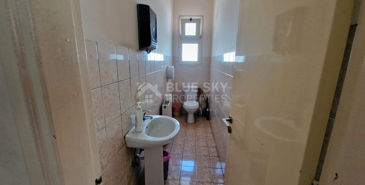 Building for rent in Omonoia area
