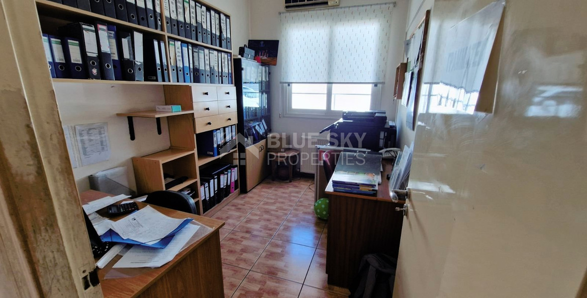 Building for rent in Omonoia area
