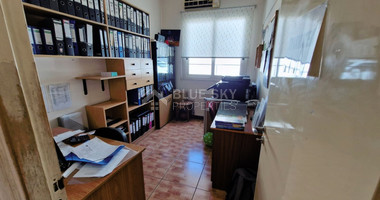 Building for rent in Omonoia area