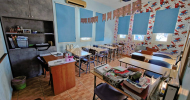 Building for rent in Omonoia area