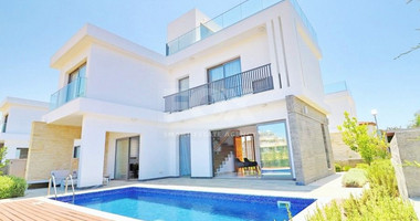 Three bedroom villa with roof terrace in Chloraka