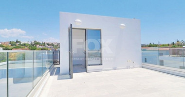 Three bedroom villa with roof terrace in Chloraka