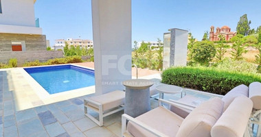 Three bedroom villa with roof terrace in Chloraka