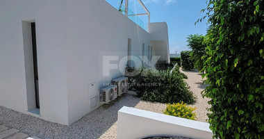 Three bedroom bungalow with roof terrace in Peyia