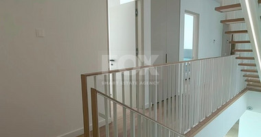 Five bedroom outstanding villa in Peyia