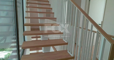 Five bedroom outstanding villa in Peyia