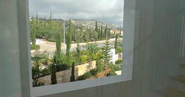 Five bedroom outstanding villa in Peyia