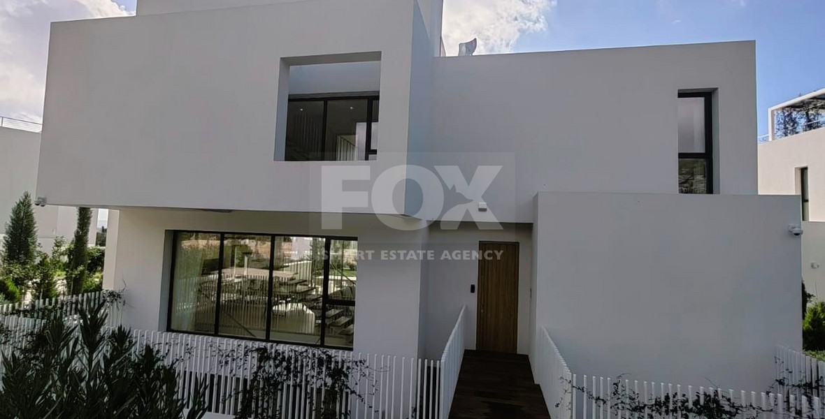 Five bedroom outstanding villa in Peyia