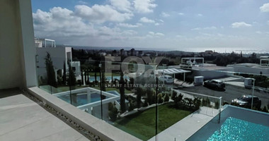 Five bedroom outstanding villa in Peyia