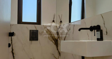 Five bedroom outstanding villa in Peyia