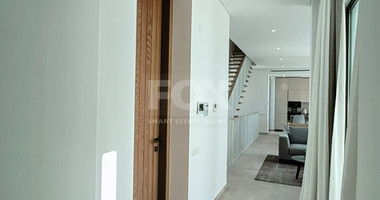 Five bedroom outstanding villa in Peyia