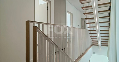 Five bedroom outstanding villa in Peyia