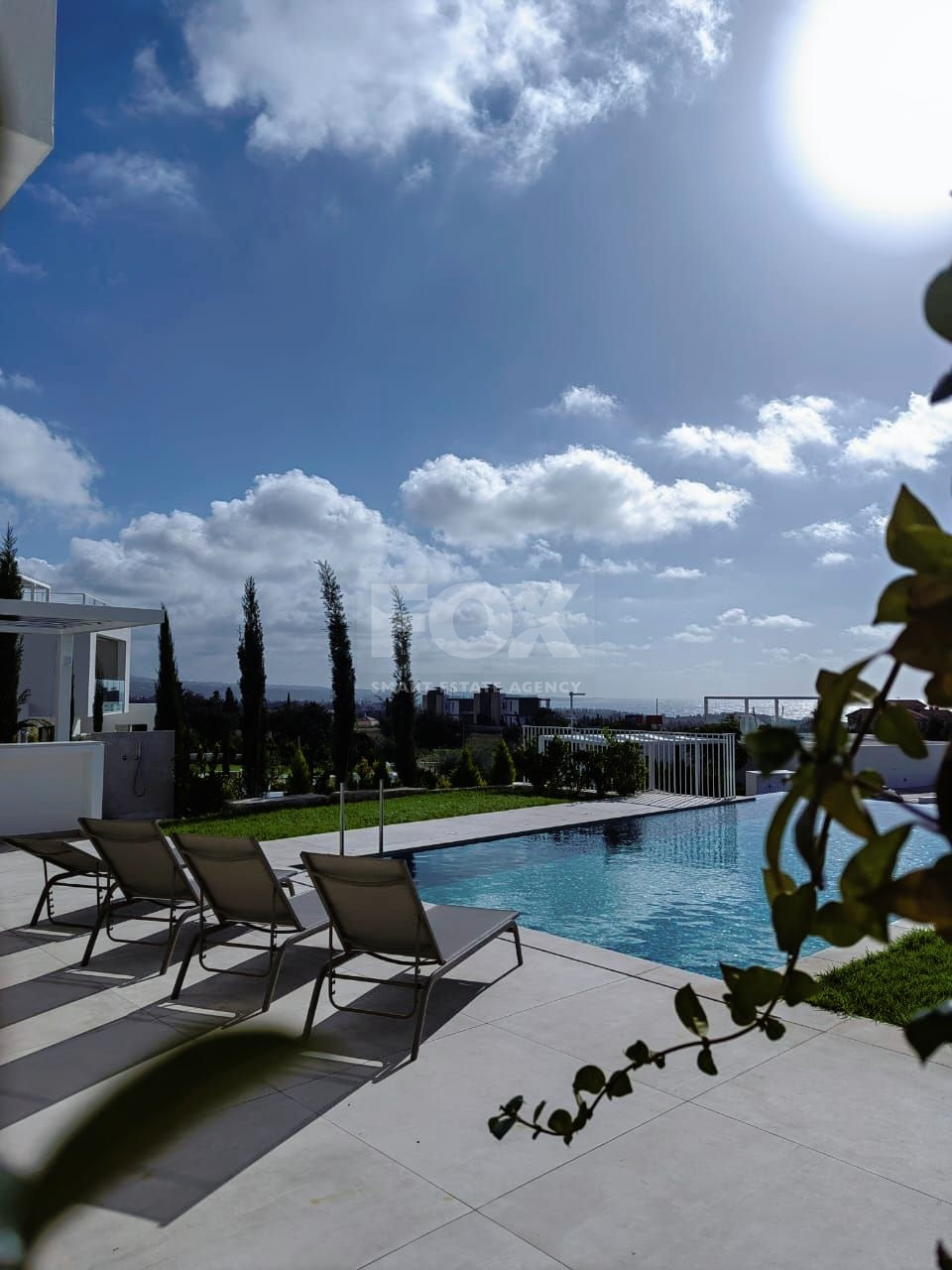Five bedroom outstanding villa in Peyia