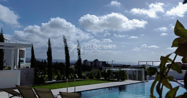 Five bedroom outstanding villa in Peyia