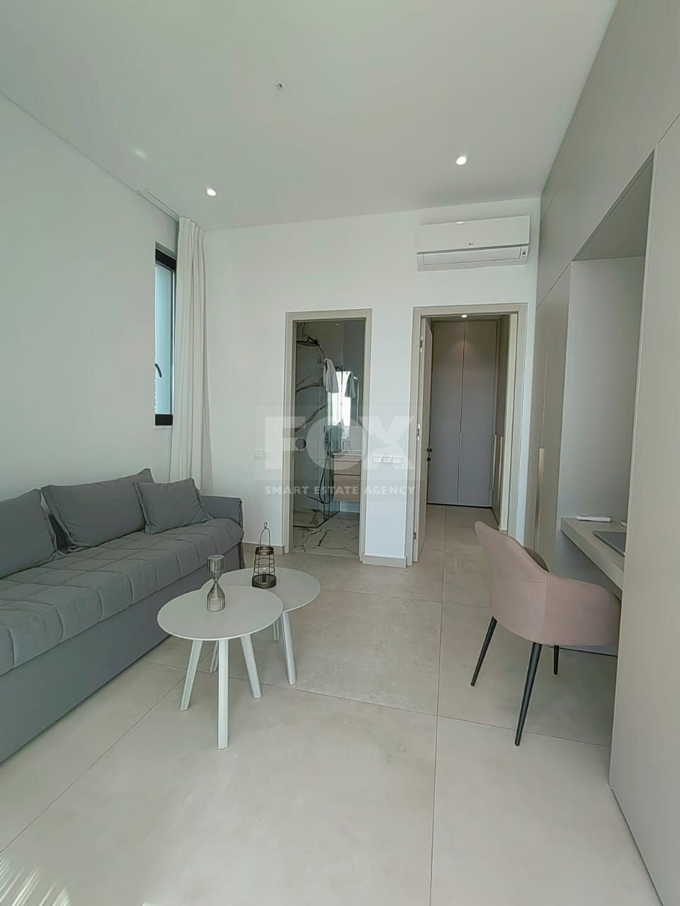 Five bedroom outstanding villa in Peyia