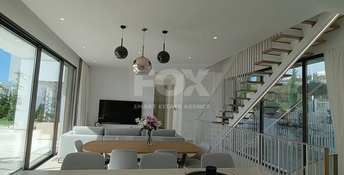 Five bedroom outstanding villa in Peyia