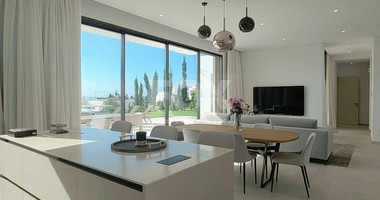 Five bedroom outstanding villa in Peyia