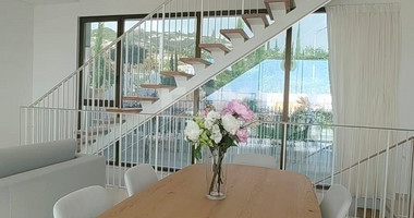 Five bedroom outstanding villa in Peyia