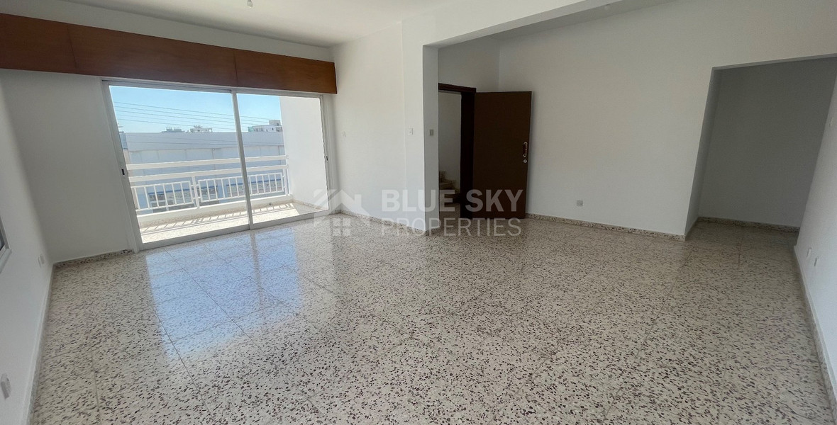 Spacious Two Bedroom Apartment In Paphos Centre