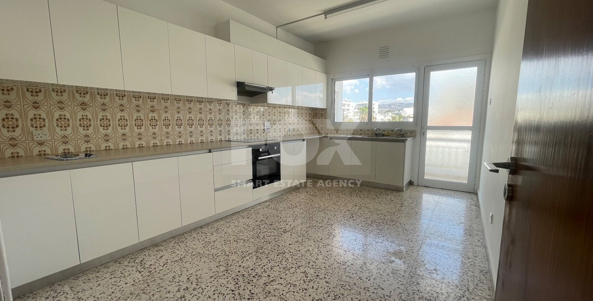 Spacious Two Bedroom Apartment In Paphos Centre