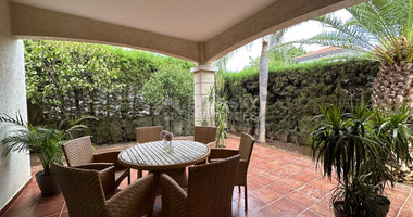 A BEAUTIFUL DETACHED 4 BEDROOM HOUSE IN EXCELLENT CONDITION AND CUL DE SAC.