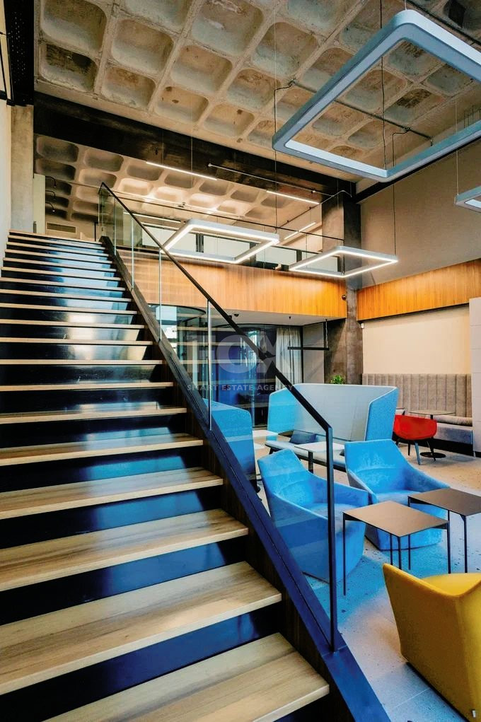 DIGITAL READY TO MOVE-IN OFFICE SPACE IN THE HEART OF PAPHOS