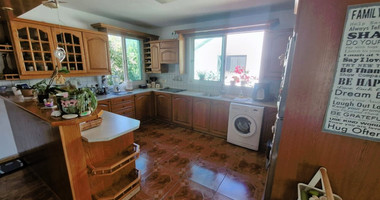 Detached House for sale in Potamos Germasogeias