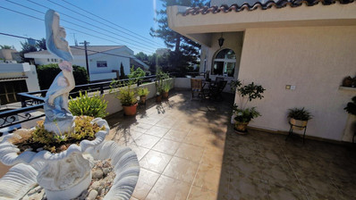 Detached House for sale in Potamos Germasogeias
