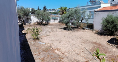 Large Residential Building Plot with House for Sale in Mesa Geitonia