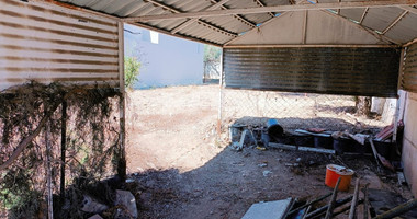 Large Residential Building Plot with House for Sale in Mesa Geitonia