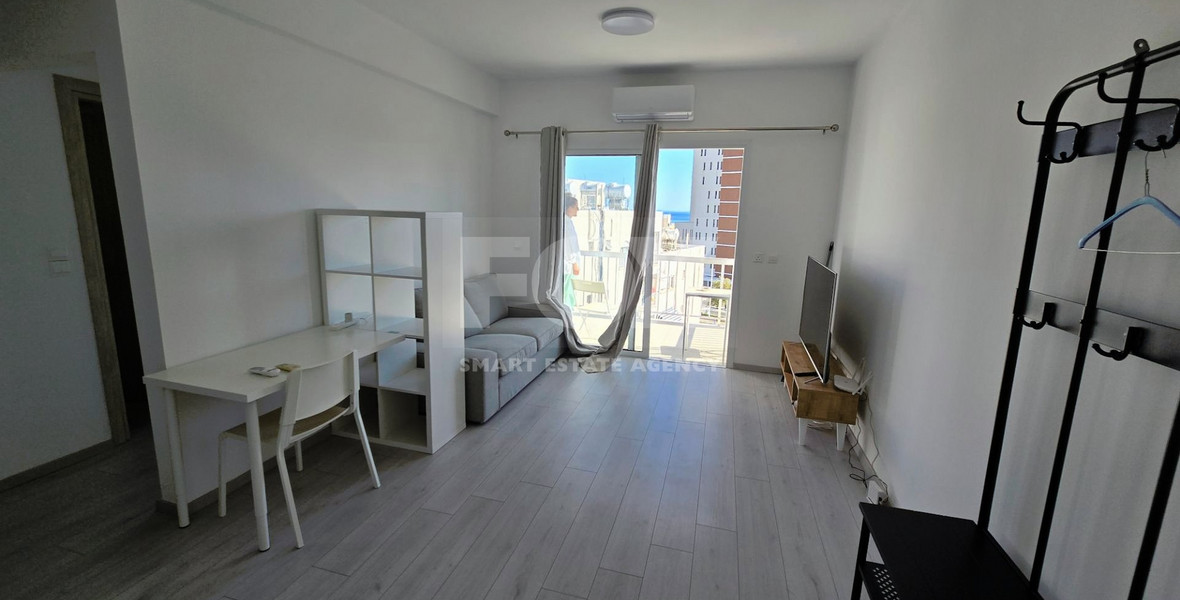 Renovated One Bedroom Apartment For Sale Opposite The 4 Seasons Hotel: Prime Location