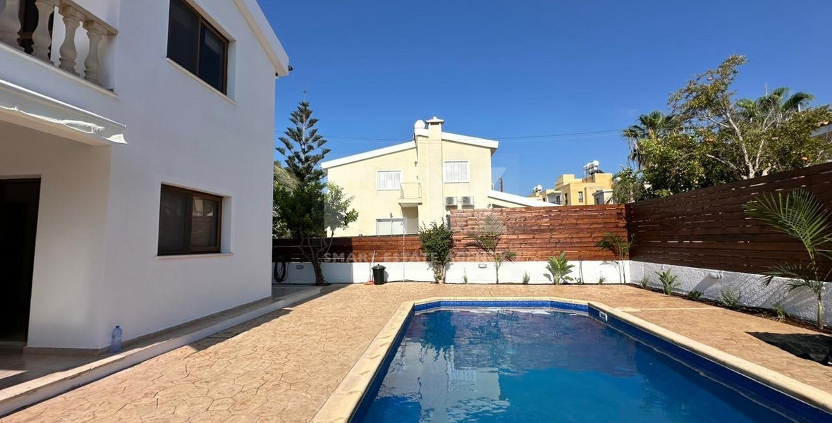 Three bedroom villa in Chloraka , Paphos