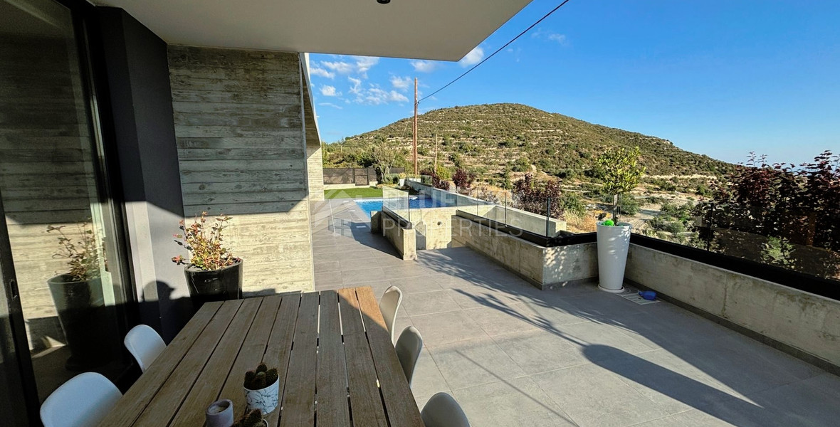 Luxurious 4-Bedroom Villa in Fasoula, Limassol: with Stunning Views