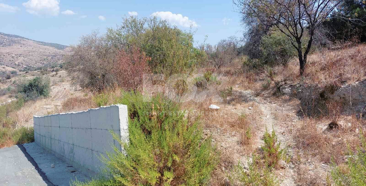 Oικιστικό χωράφι στη Αγία Μαρίνα Κελοκεδάρων, επαρχίας Πάφου