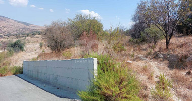 Oικιστικό χωράφι στη Αγία Μαρίνα Κελοκεδάρων, επαρχίας Πάφου